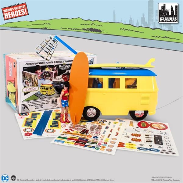 DC Comics Bus Playset for 8 Inch Retro Figures: Teen Titans With Exclusive Wondergirl Figure